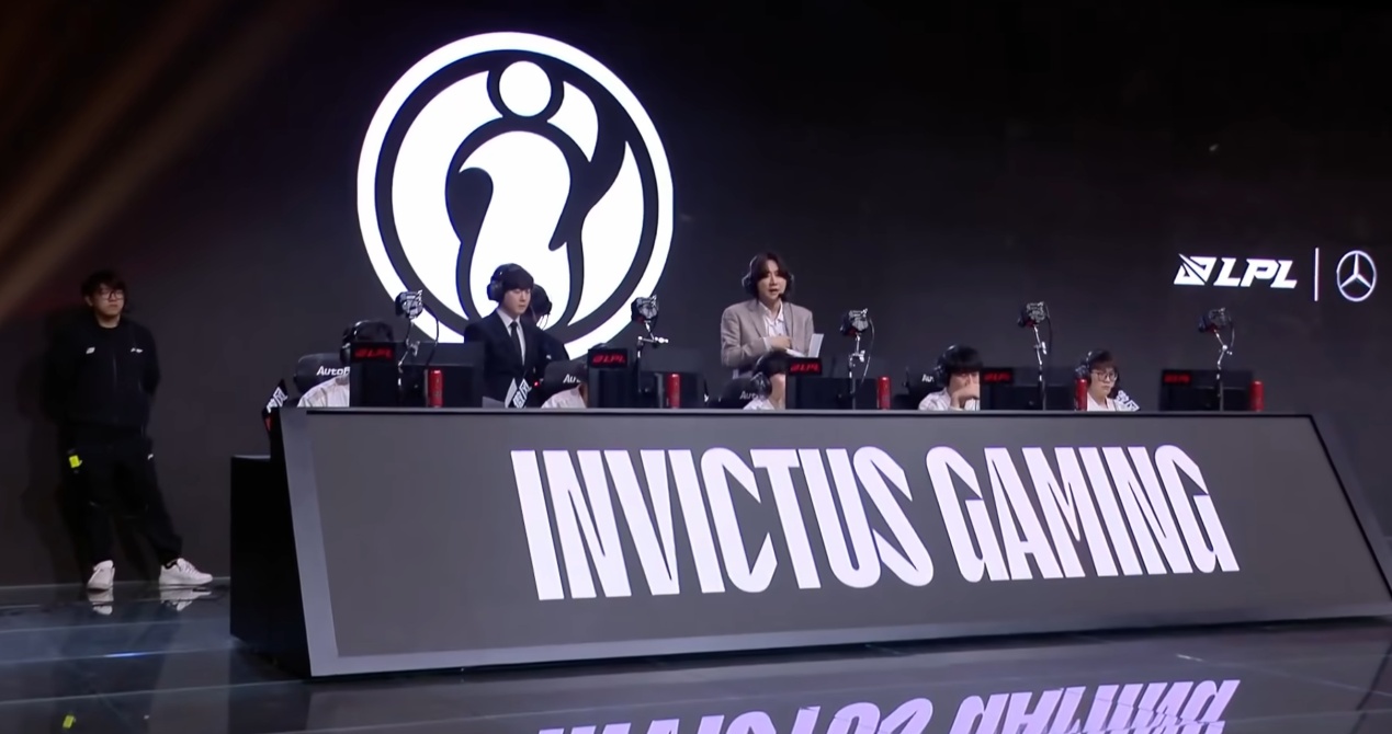 EG力克IG，JackeyLove单局斩获MVP强强对话小组赛，留下经典瞬间