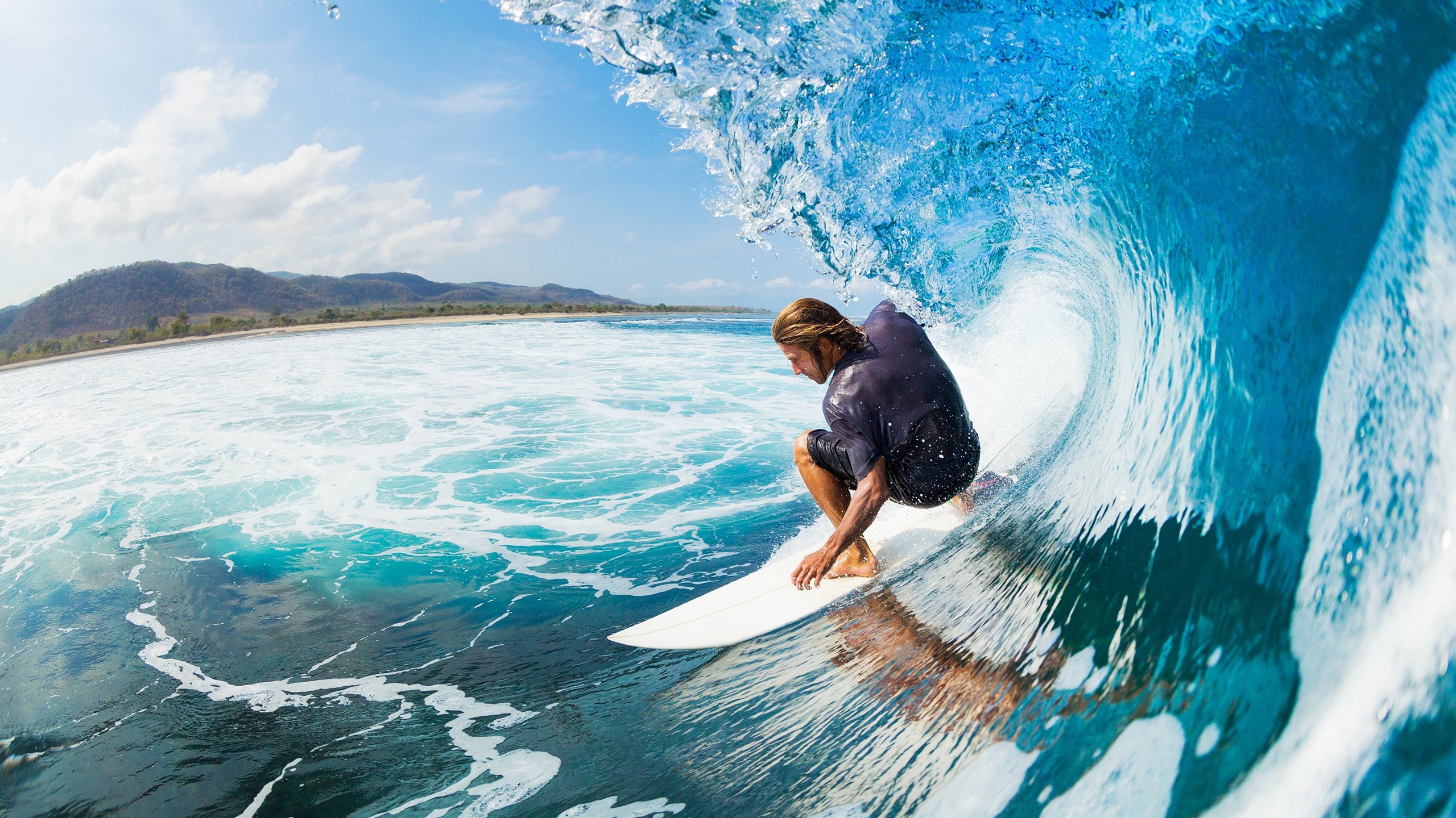 开云-雨夜狂飙，边缘起舞，基米希如何用0.3秒改写F1街道赛历史