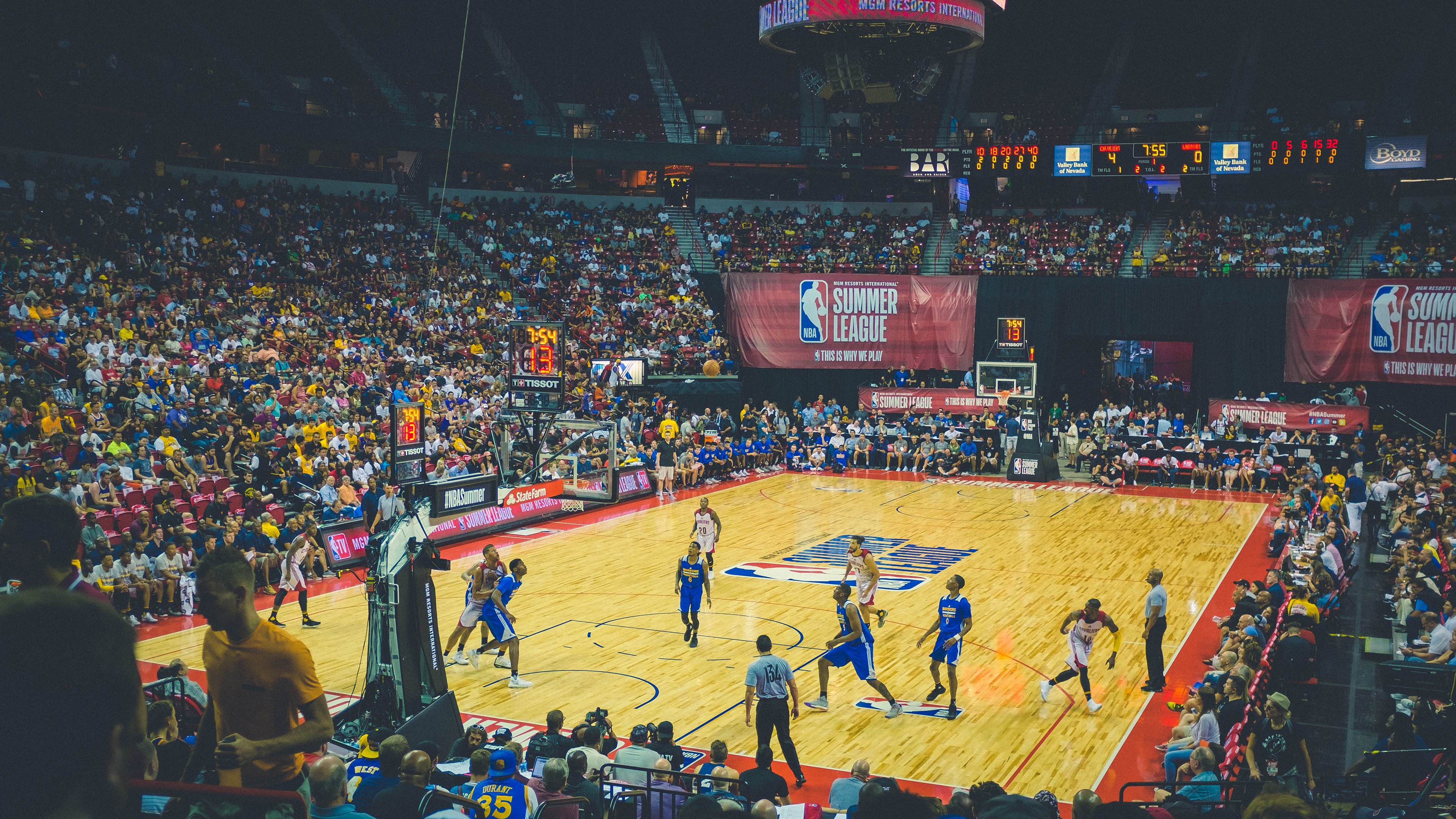 开云体育中国-猛龙逆转广东队，米切尔成为关键先生，一己之力扭转乾坤，他的上限究竟在哪儿？